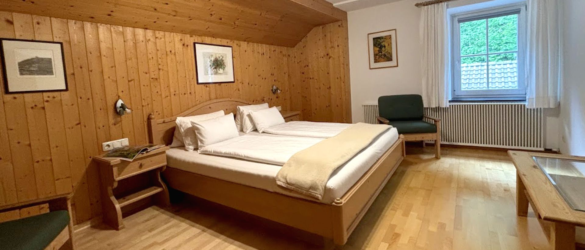 Schlafzimmer 4